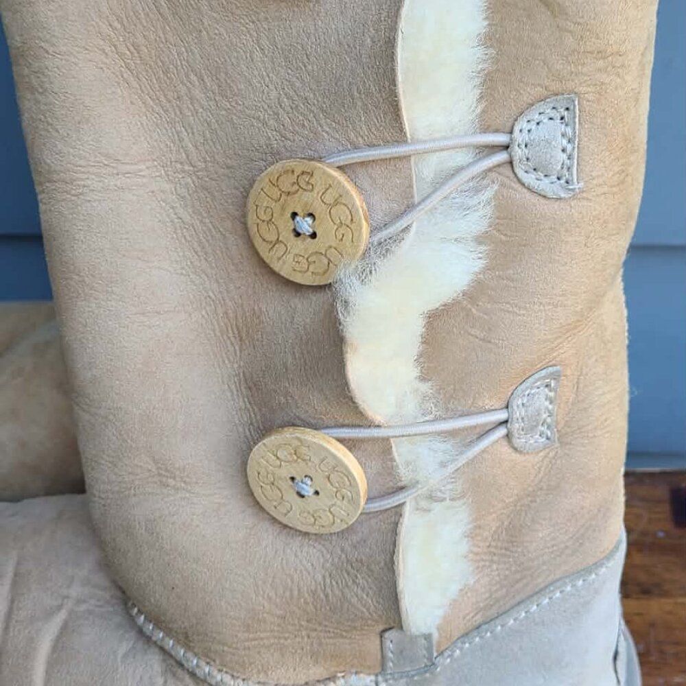 UGG Australia Tan Suede Bailey Button Triplet Boots size 8 - Picture 10 of 14
